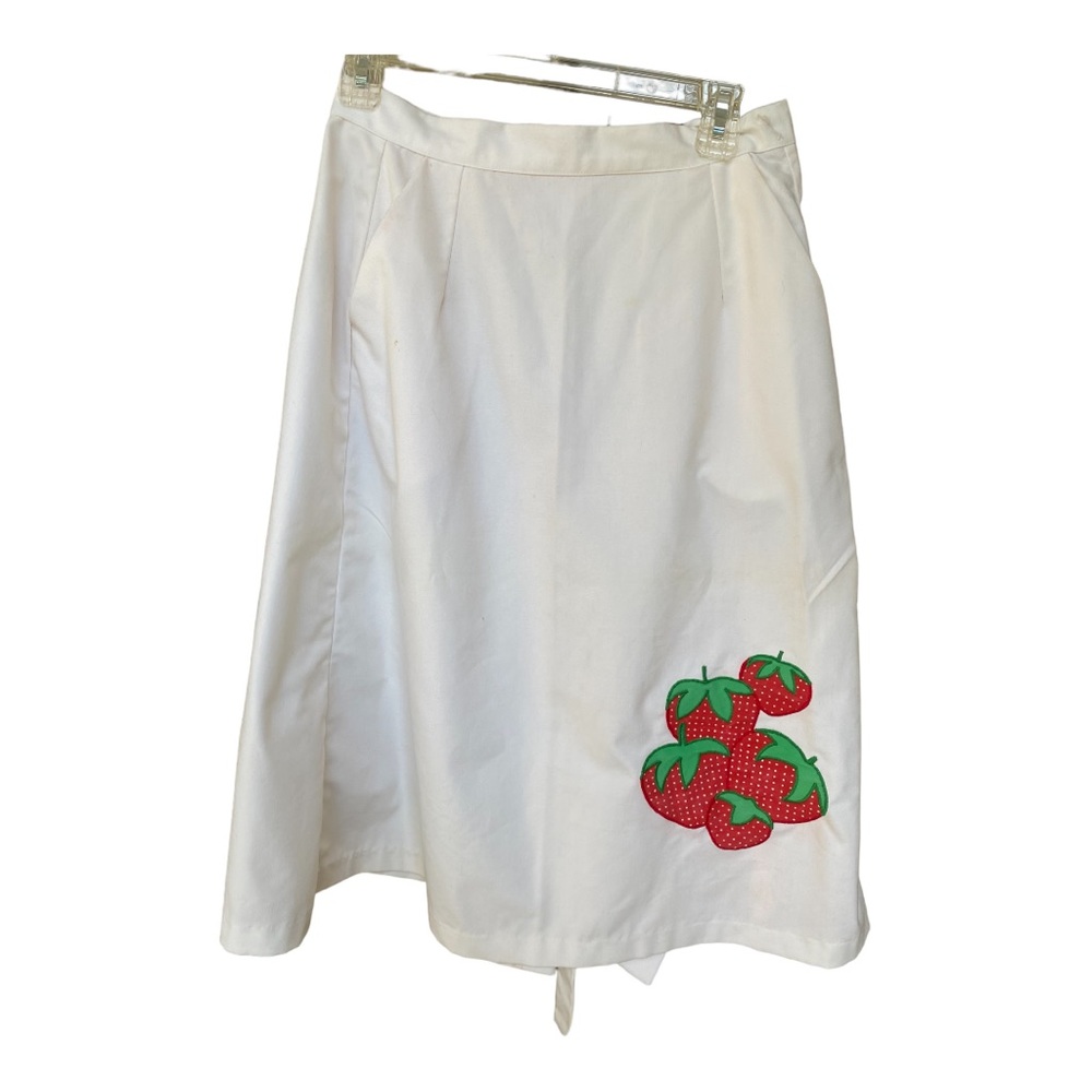 Vintage Caro-Nan Strawberry Appliqué White Wrap A-line Size Small Skirt